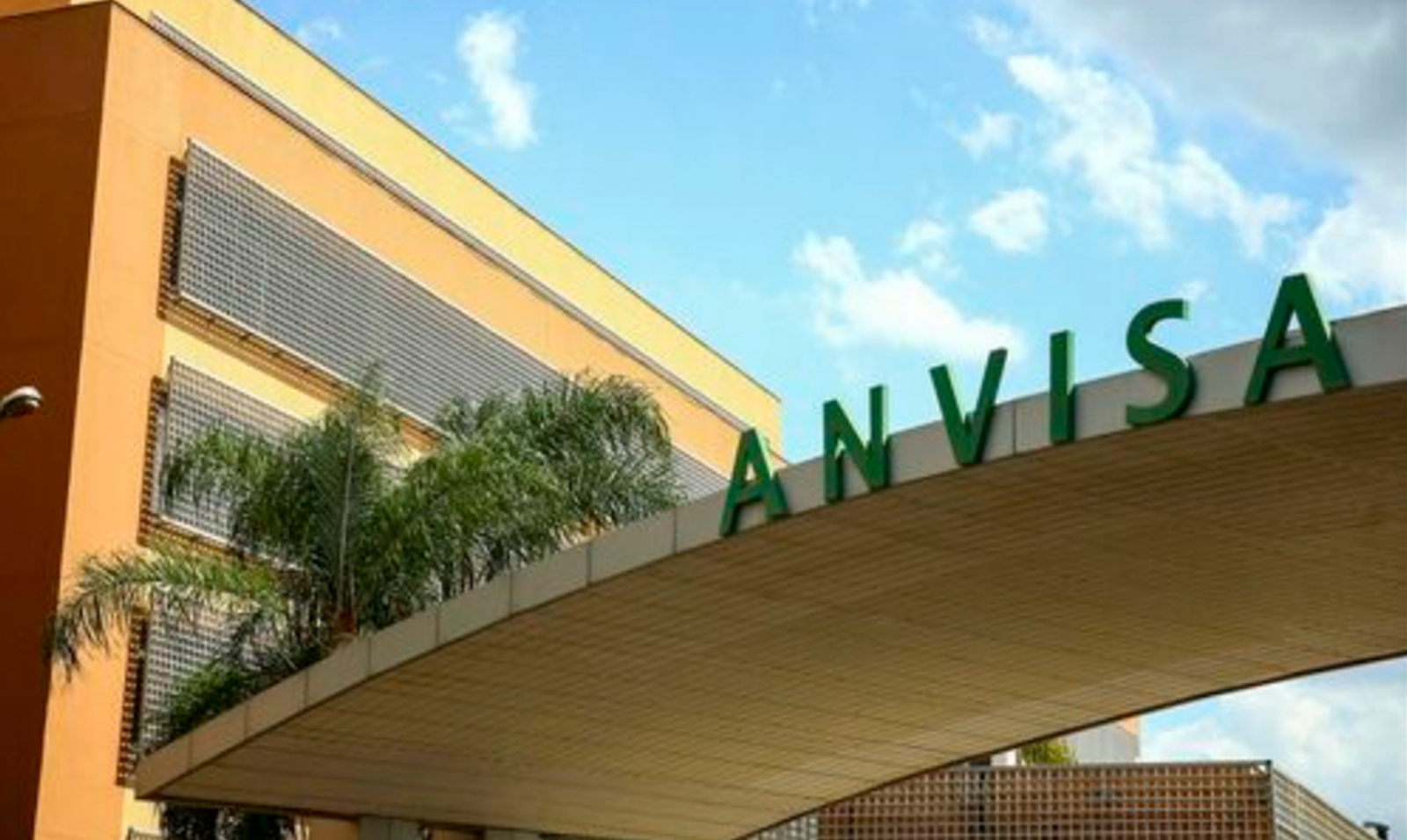 Anvisa recebe pedido de uso emergencial de medicamento contra a covid-19