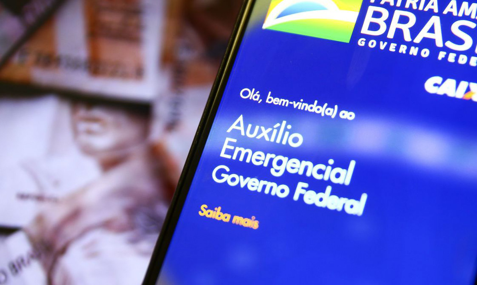 Bolsonaro prorroga pagamento do auxílio emergencial por três meses