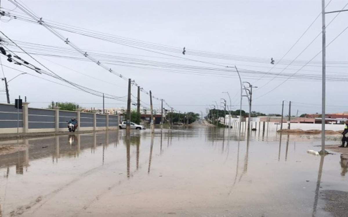 Petrolina registra mais de 52 mm de chuva em duas horas e previsão indica mais precipitações